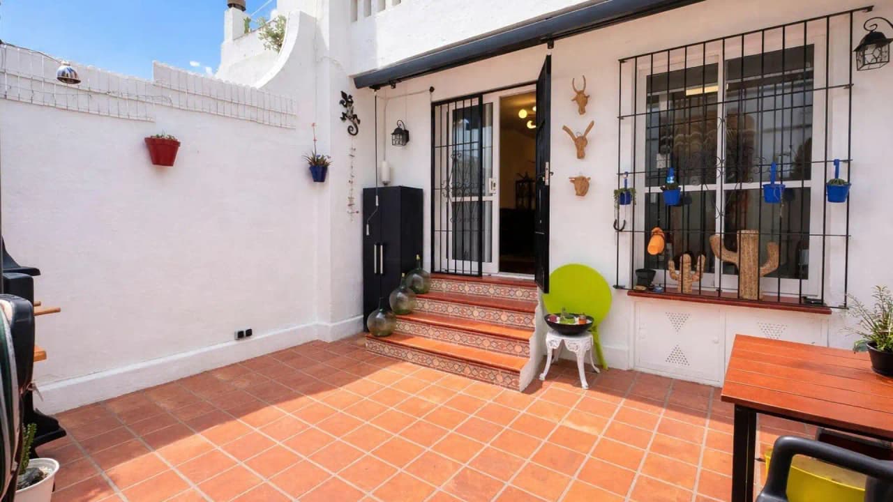 Magnífico apartamento reformado en planta baja en Mijas Golf

Descubra este encantador apartamento de dos dormitorios ub