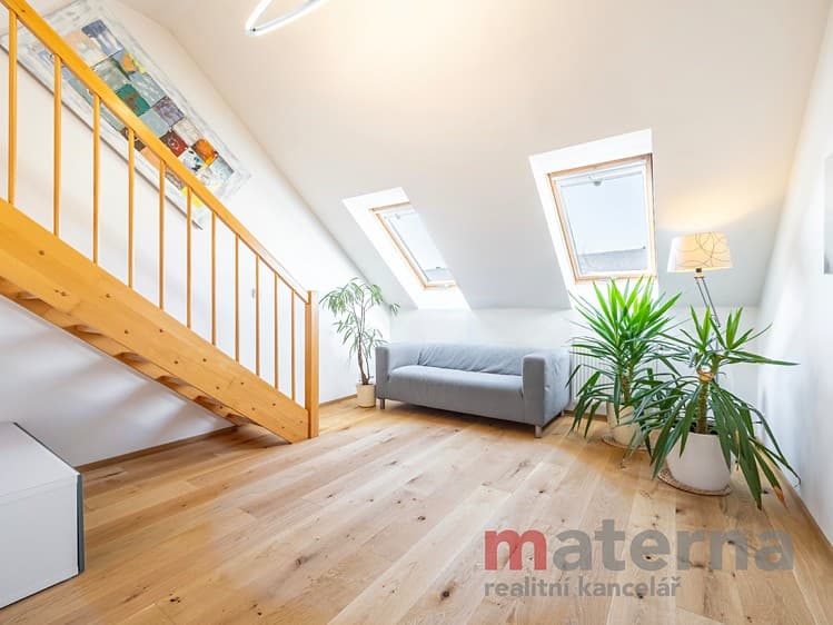 Prodej bytu 3+1 87 m² (Mezonet)