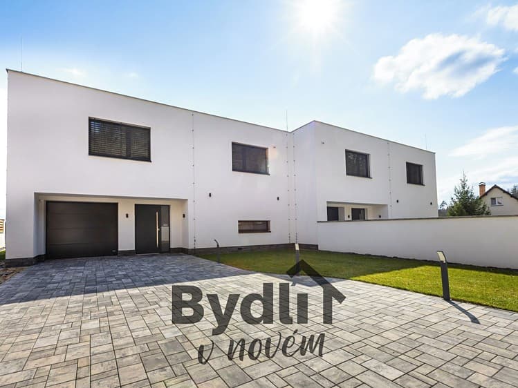 Prodej rodinného domu 192 m², pozemek 1 101 m²