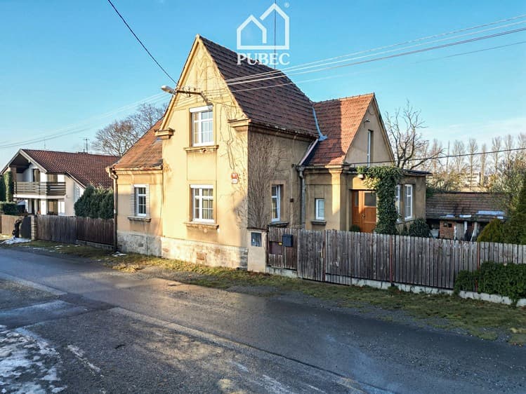 Prodej rodinného domu 198 m², pozemek 701 m²
