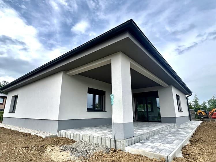 Pronájem rodinného domu 130 m², pozemek 669 m²