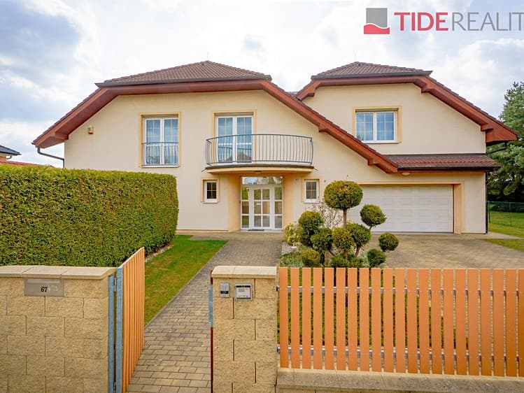 Pronájem vily 290 m², pozemek 745 m²