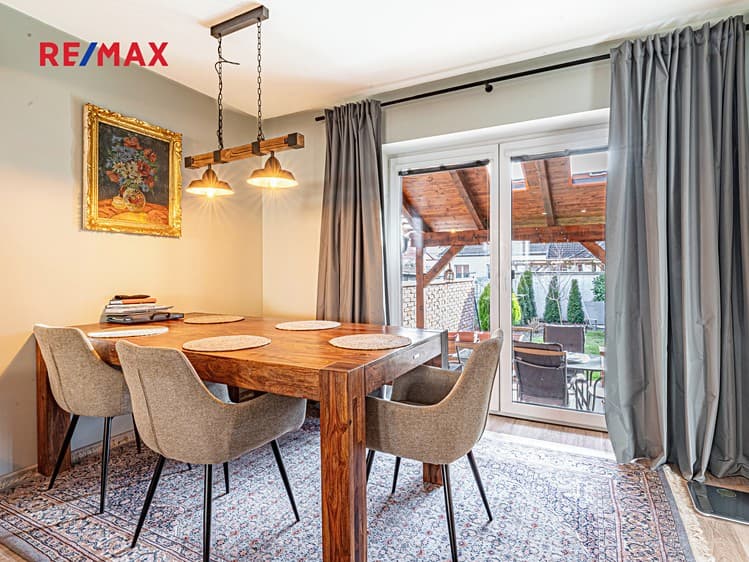Pronájem rodinného domu 164 m², pozemek 231 m²