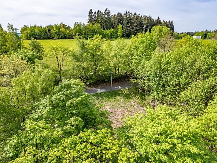 Prodej stavebního pozemku 1 058 m²