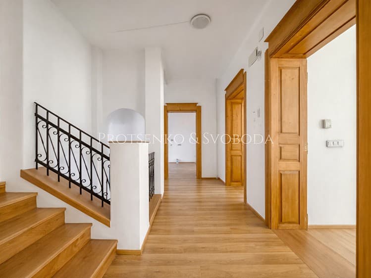 Prodej kanceláře 418 m²