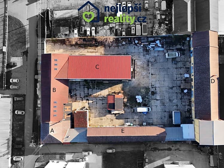 Prodej výrobní haly, prostoru 1 589 m²