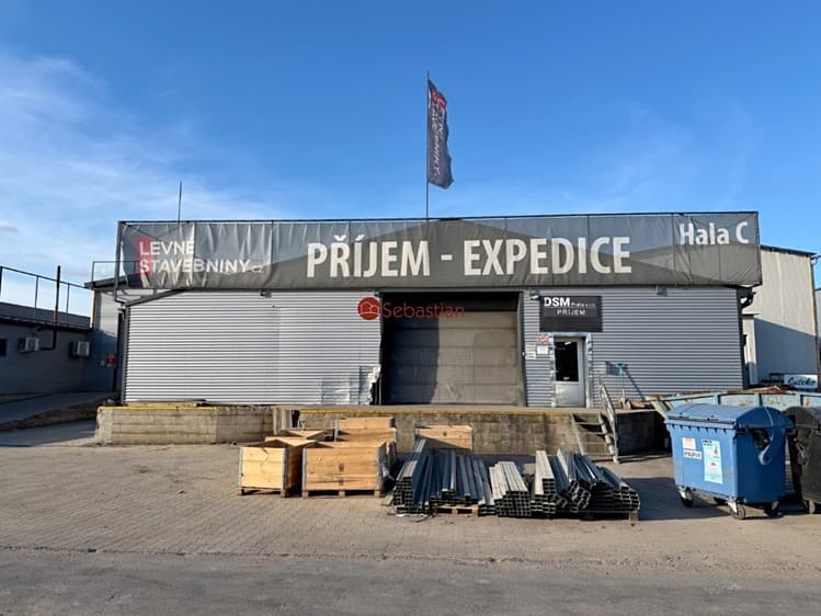 Prodej skladového prostoru 1 540 m²