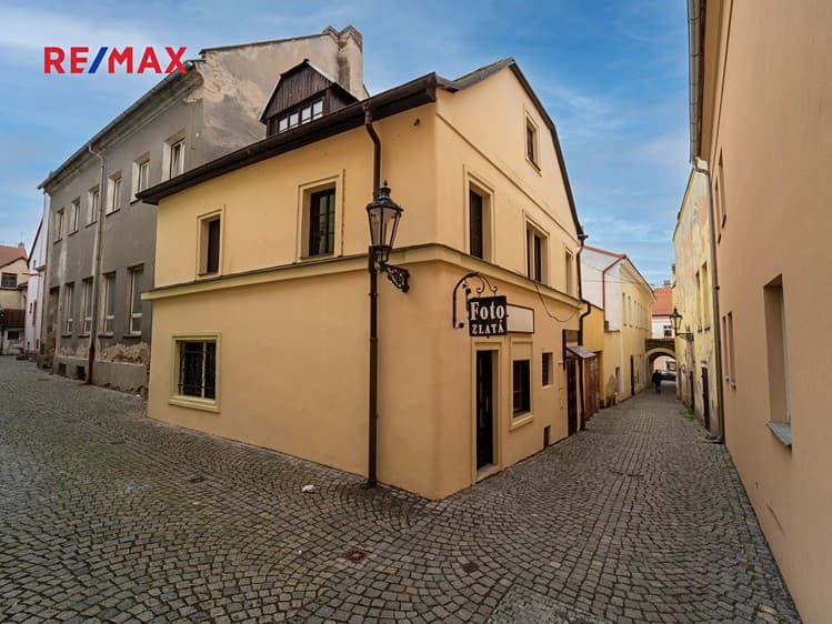 Pronájem obchodního prostoru 142 m²