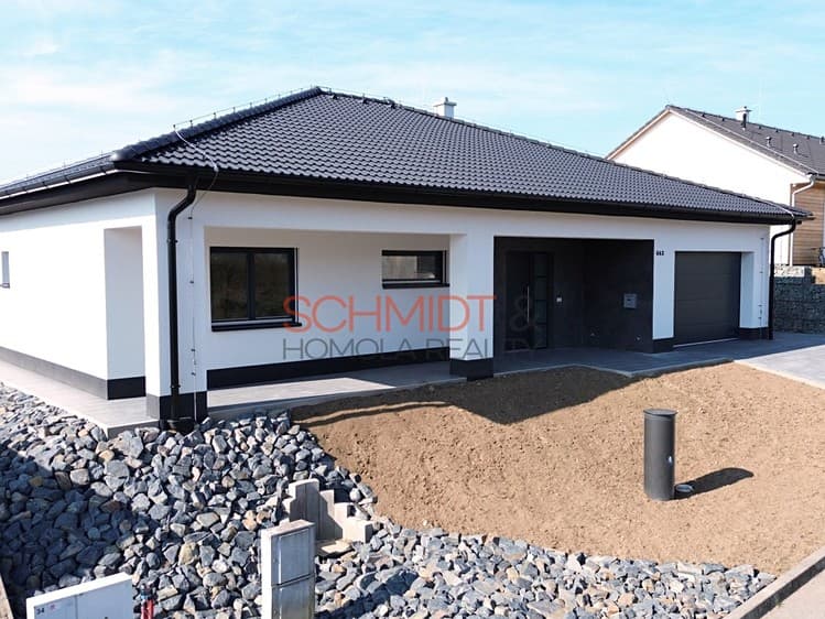 Prodej rodinného domu 196 m², pozemek 748 m²