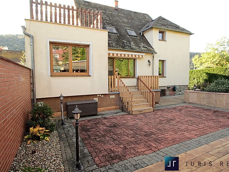 Prodej rodinného domu 281 m², pozemek 436 m²