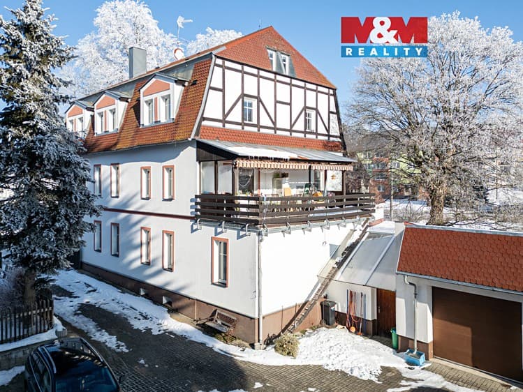 Prodej rodinného domu 409 m², pozemek 1 842 m²