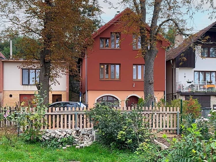 Prodej rodinného domu 285 m², pozemek 140 m²