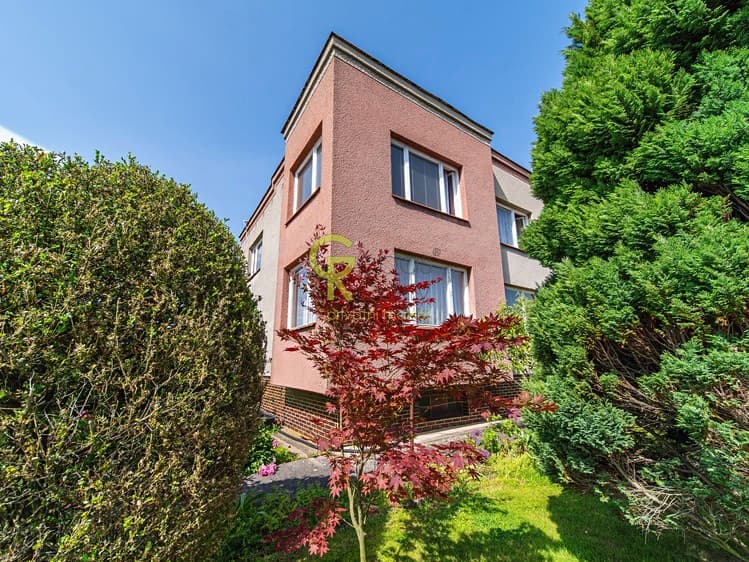Prodej rodinného domu 194 m², pozemek 1 602 m²