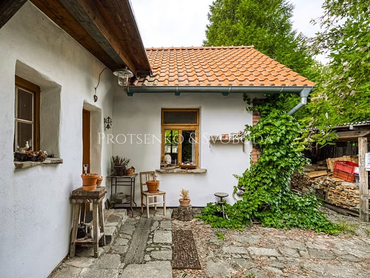 Prodej rodinného domu 130 m², pozemek 3 086 m²