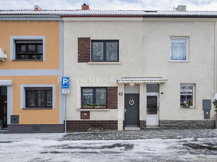 Prodej rodinného domu 186 m², pozemek 205 m²