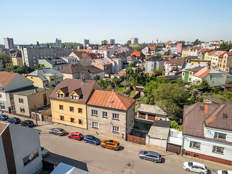 Prodej rodinného domu 198 m², pozemek 831 m²