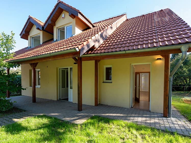 Pronájem rodinného domu 153 m², pozemek 1 380 m²
