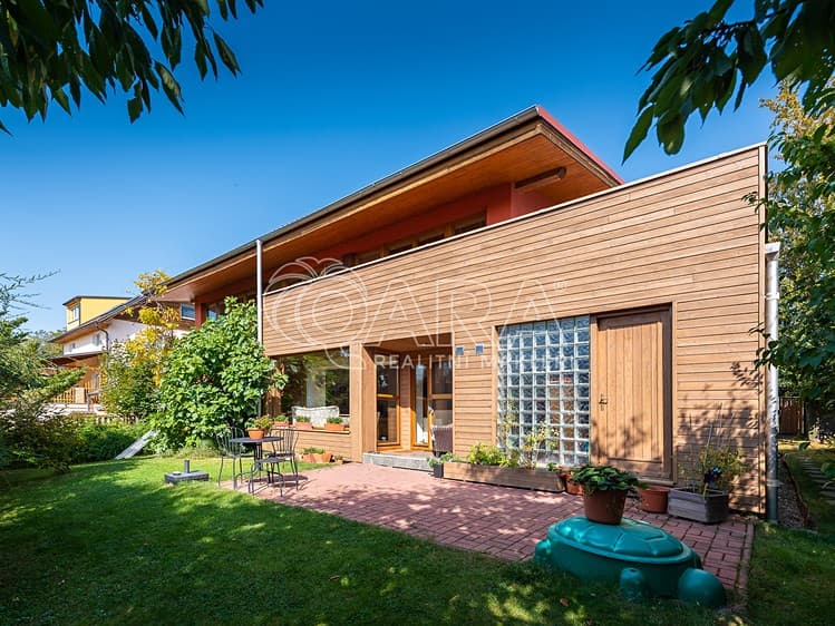 Pronájem rodinného domu 191 m², pozemek 607 m²