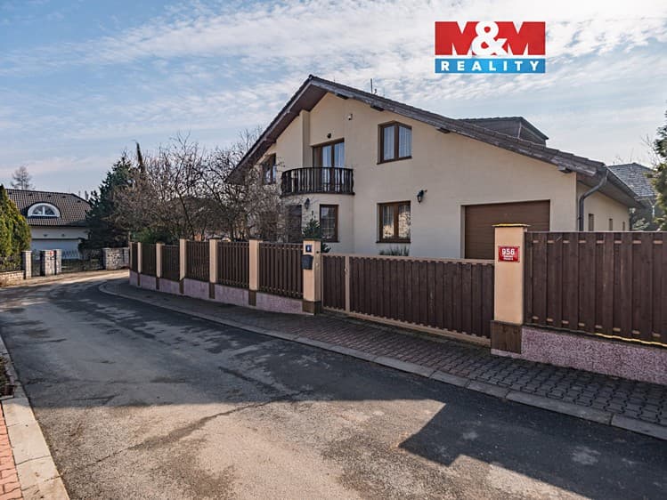Pronájem rodinného domu 220 m², pozemek 850 m²