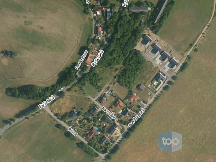 Prodej podílu 1/3 stavebního pozemku 11 533 m²
