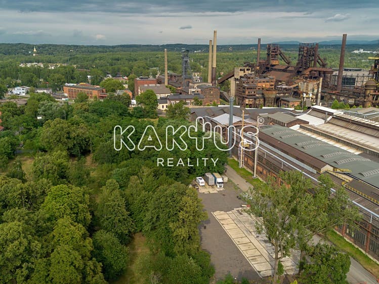 Pronájem komerčního pozemku 660 m²