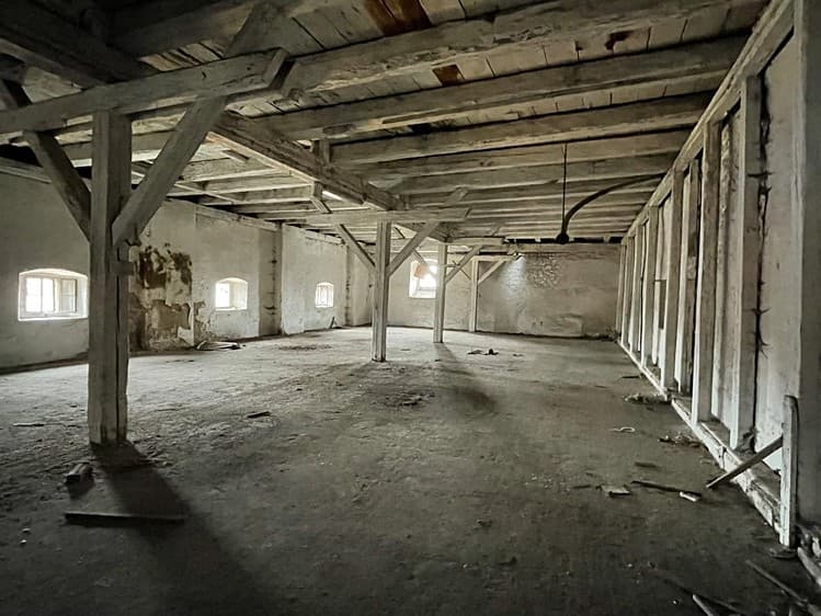 Pronájem skladového prostoru 408 m²