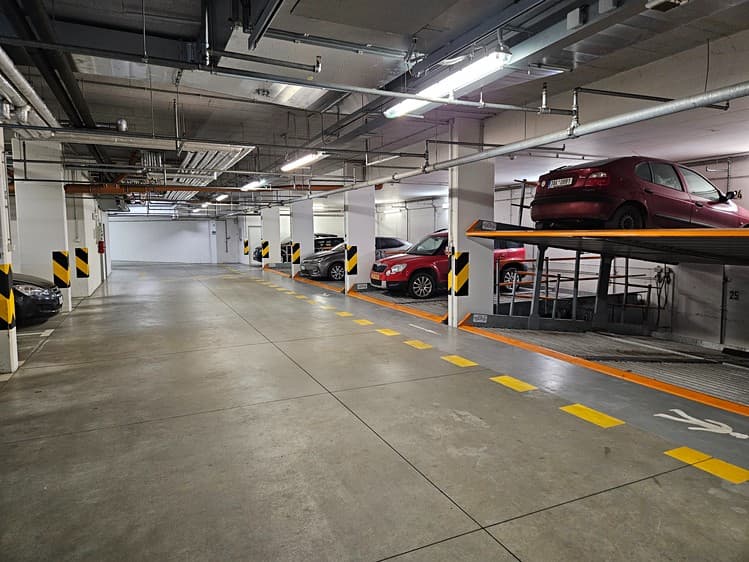 Prodej garážového stání 11 m²