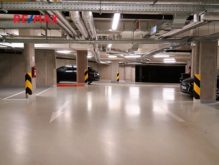 Prodej garážového stání 12 m²