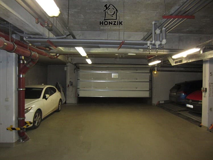 Prodej garážového stání 10 m²