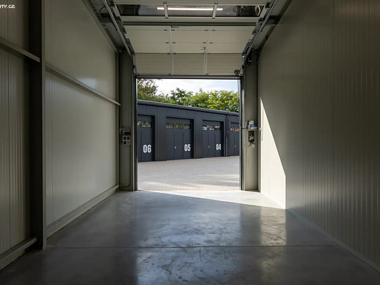 Pronájem garáže 35 m²
