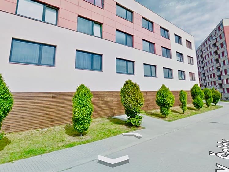 Pronájem garážového stání 20 m²