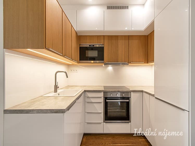 Pronájem bytu 3+kk 62 m²