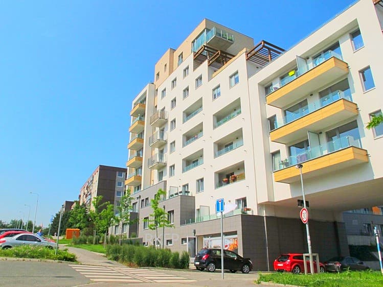 Pronájem bytu 1+kk 32 m²