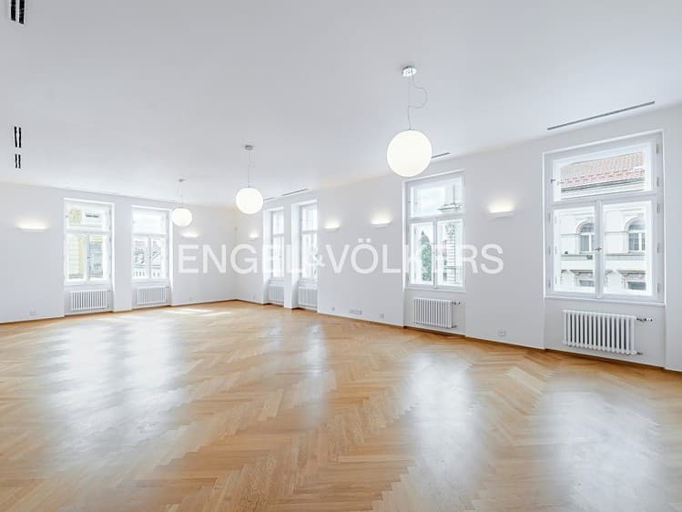 Pronájem bytu 4+kk 193 m²