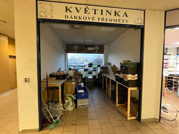 Pronájem obchodního prostoru 12 m²