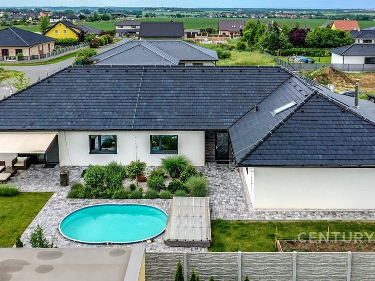 Prodej rodinného domu 417 m², pozemek 1 139 m²