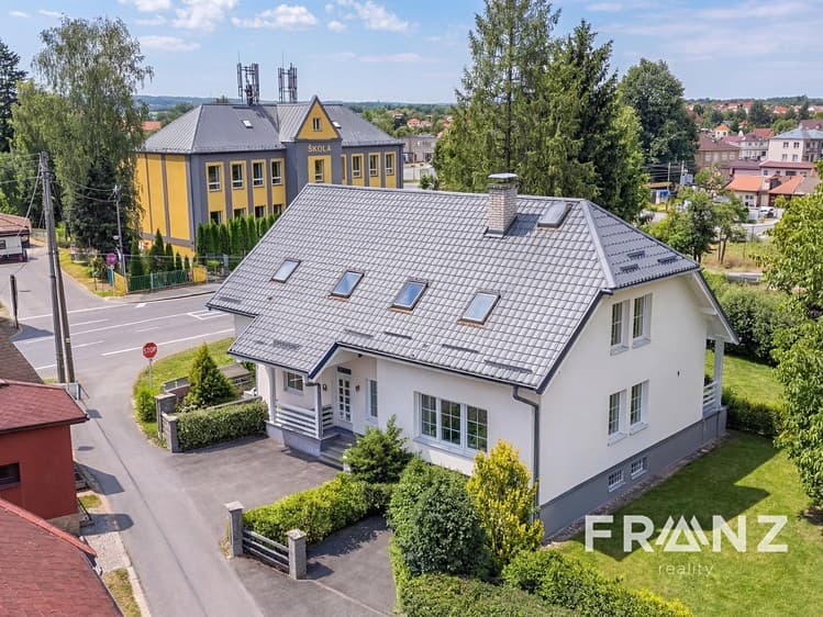 Prodej rodinného domu 205 m², pozemek 1 369 m²