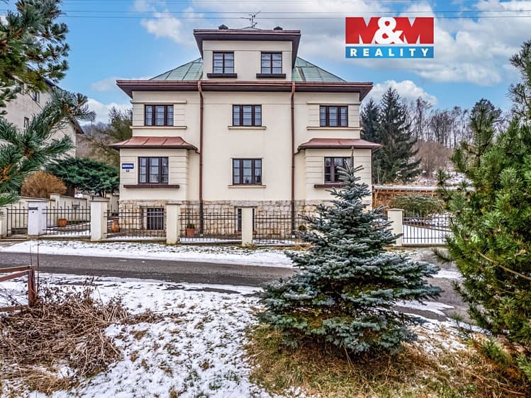 Prodej rodinného domu 278 m², pozemek 610 m²