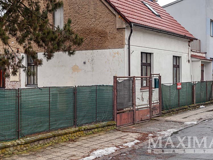 Prodej rodinného domu 168 m², pozemek 955 m²