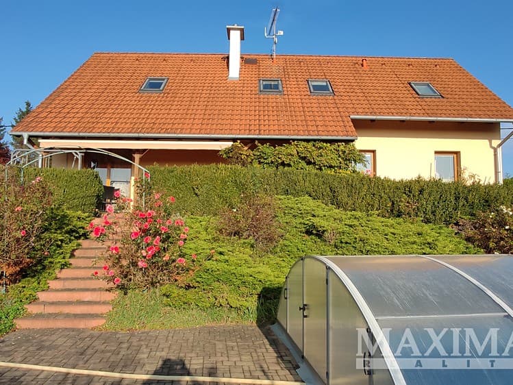 Prodej rodinného domu 166 m², pozemek 1 041 m²