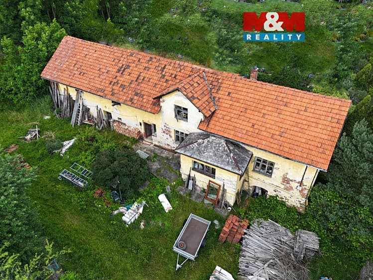 Prodej rodinného domu 240 m², pozemek 1 639 m²