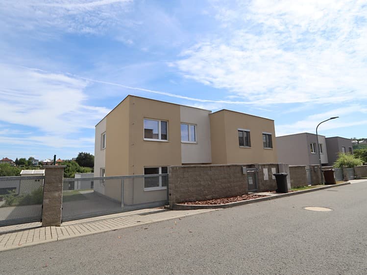 Pronájem rodinného domu 98 m², pozemek 225 m²