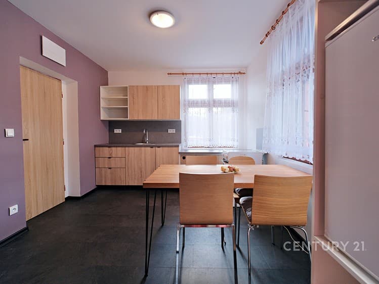 Pronájem rodinného domu 40 m², pozemek 644 m²