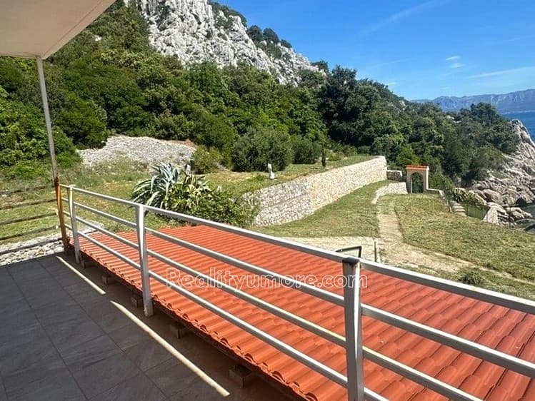 Prodej rodinného domu 190 m², pozemek 1 502 m²