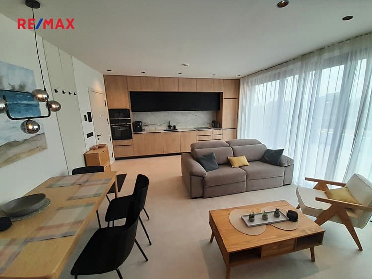 Pronájem bytu 3+kk 75 m² (Jednopodlažní)