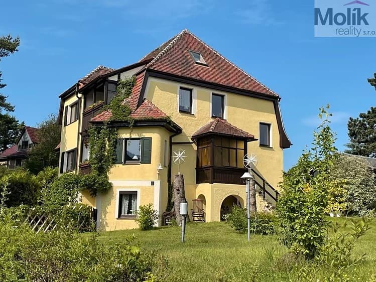 Prodej vícegeneračního domu 320 m², pozemek 1 680 m²