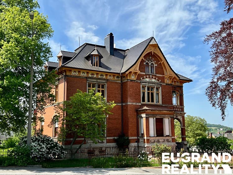 Prodej vily 500 m², pozemek 1 620 m²