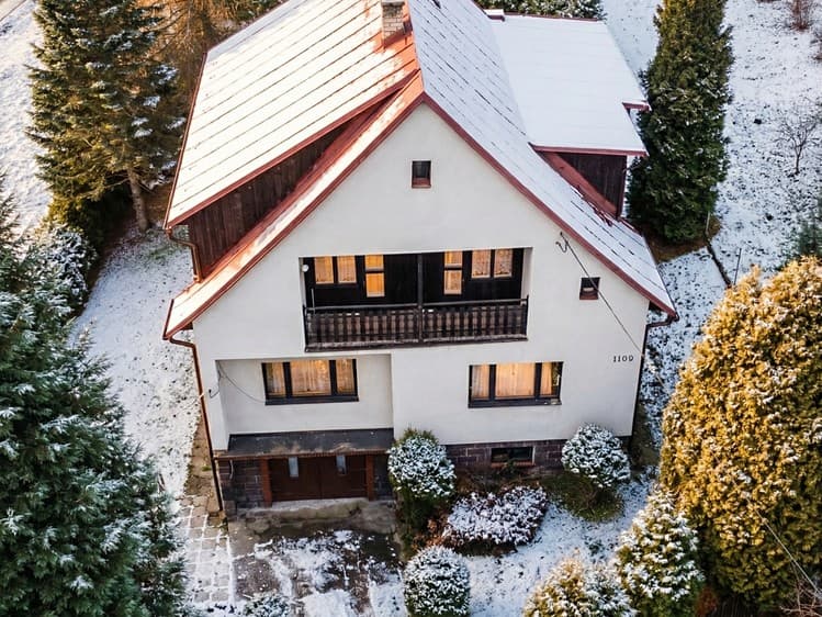 Prodej rodinného domu 180 m², pozemek 1 030 m²