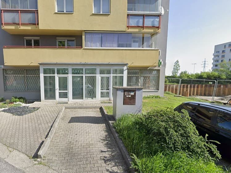 Pronájem obchodního prostoru 102 m²