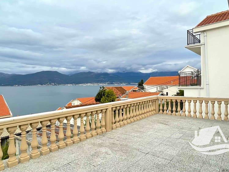 Prodej vily 325 m², pozemek 280 m²